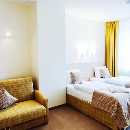 Odkrywców Hotel 3*