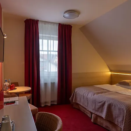 Odkrywców Hotel 3*