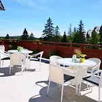 Odkrywców 3*