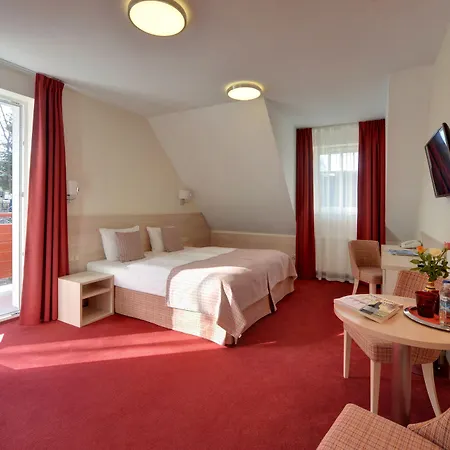 Odkrywcow Otel
